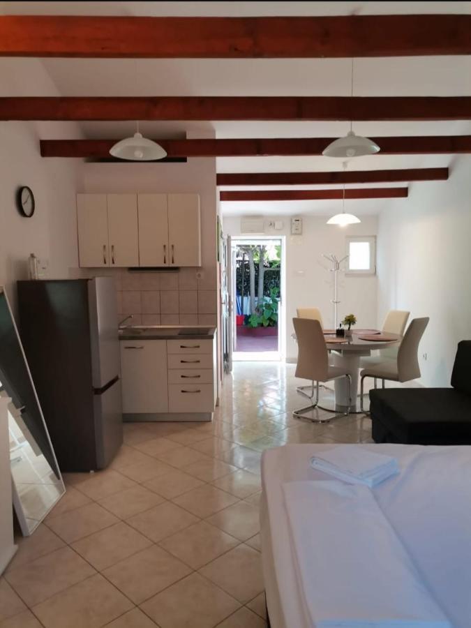 Dine Apartment Ragusa Esterno foto